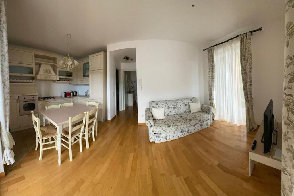 Vista Lago Panoramica Colonno Εξωτερικό φωτογραφία